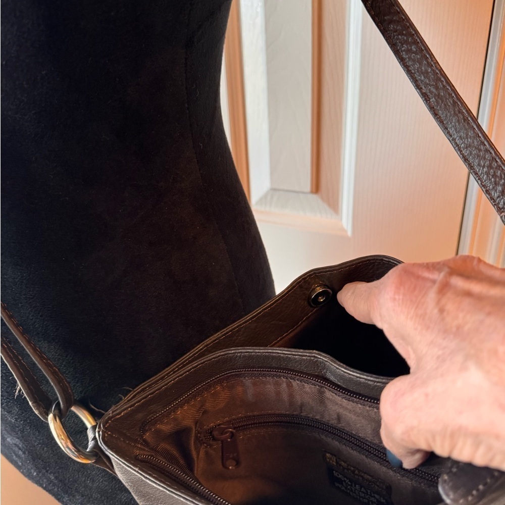 Elegant Brown Leather Shoulder Bag by Great American Leather Works - Picture 10 of 16